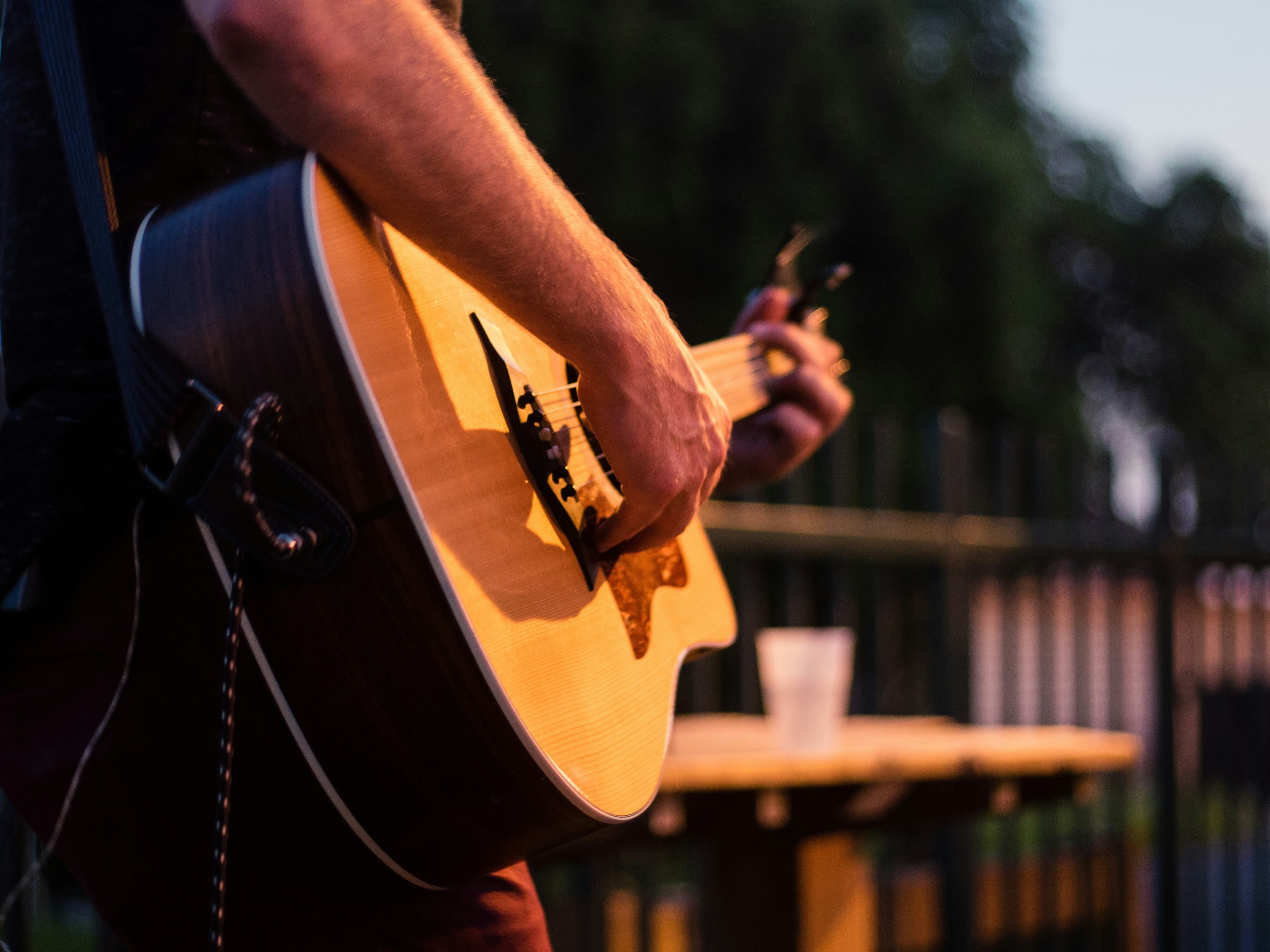 Live Music: The Riverside Band